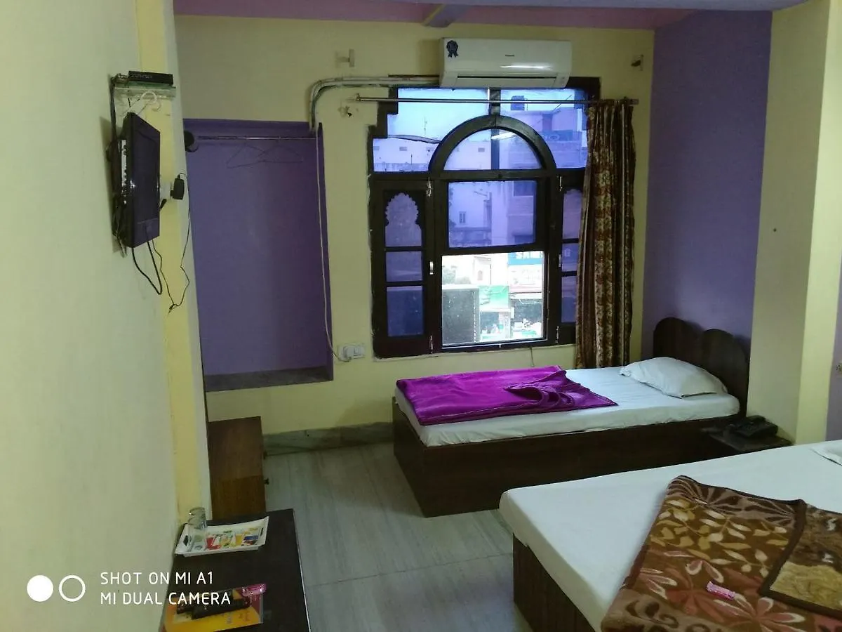 Hotel Surbhi Palace 우다이푸르