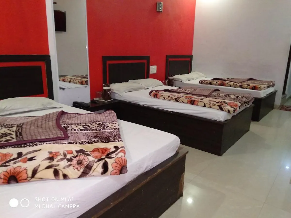 Hotel Surbhi Palace 우다이푸르 2*,  인도