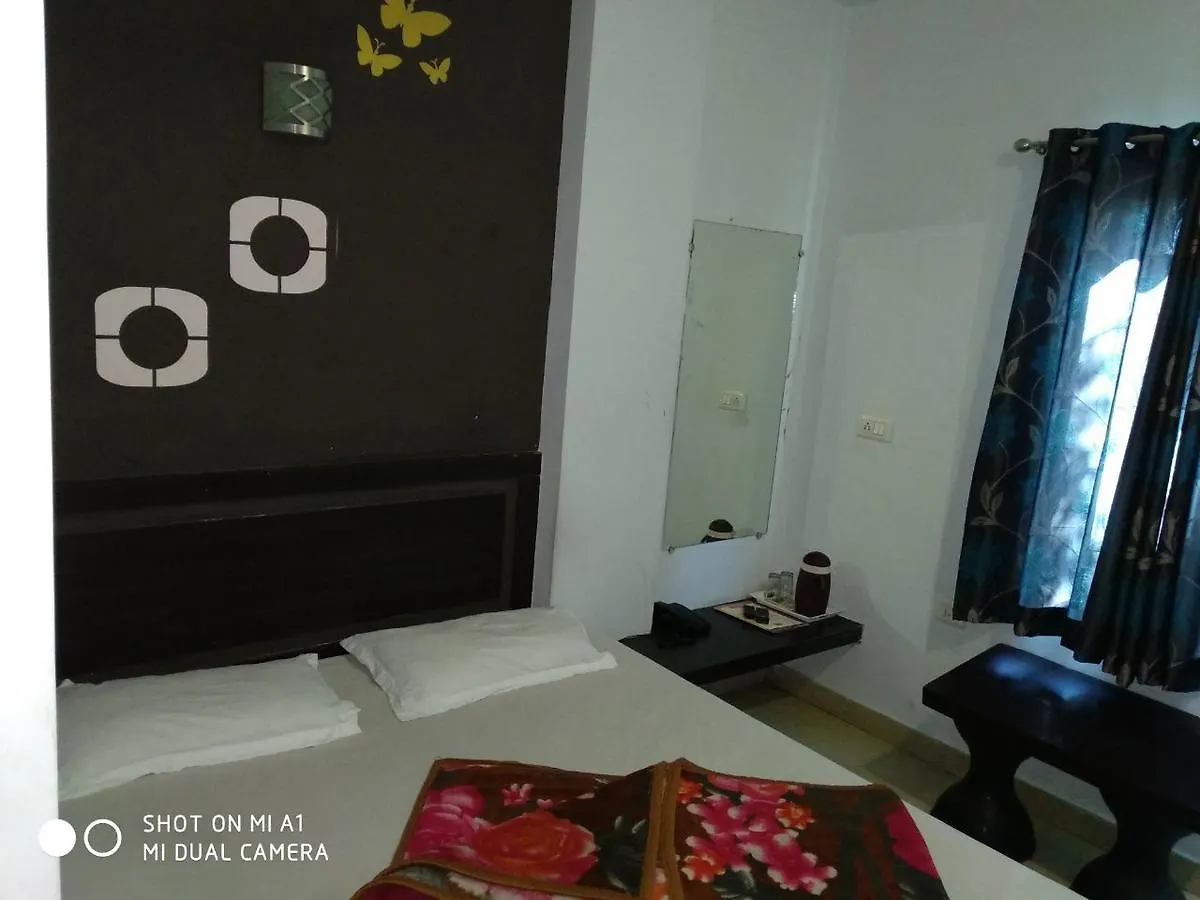 Hotel Surbhi Palace ウダイプル 2*,  インド